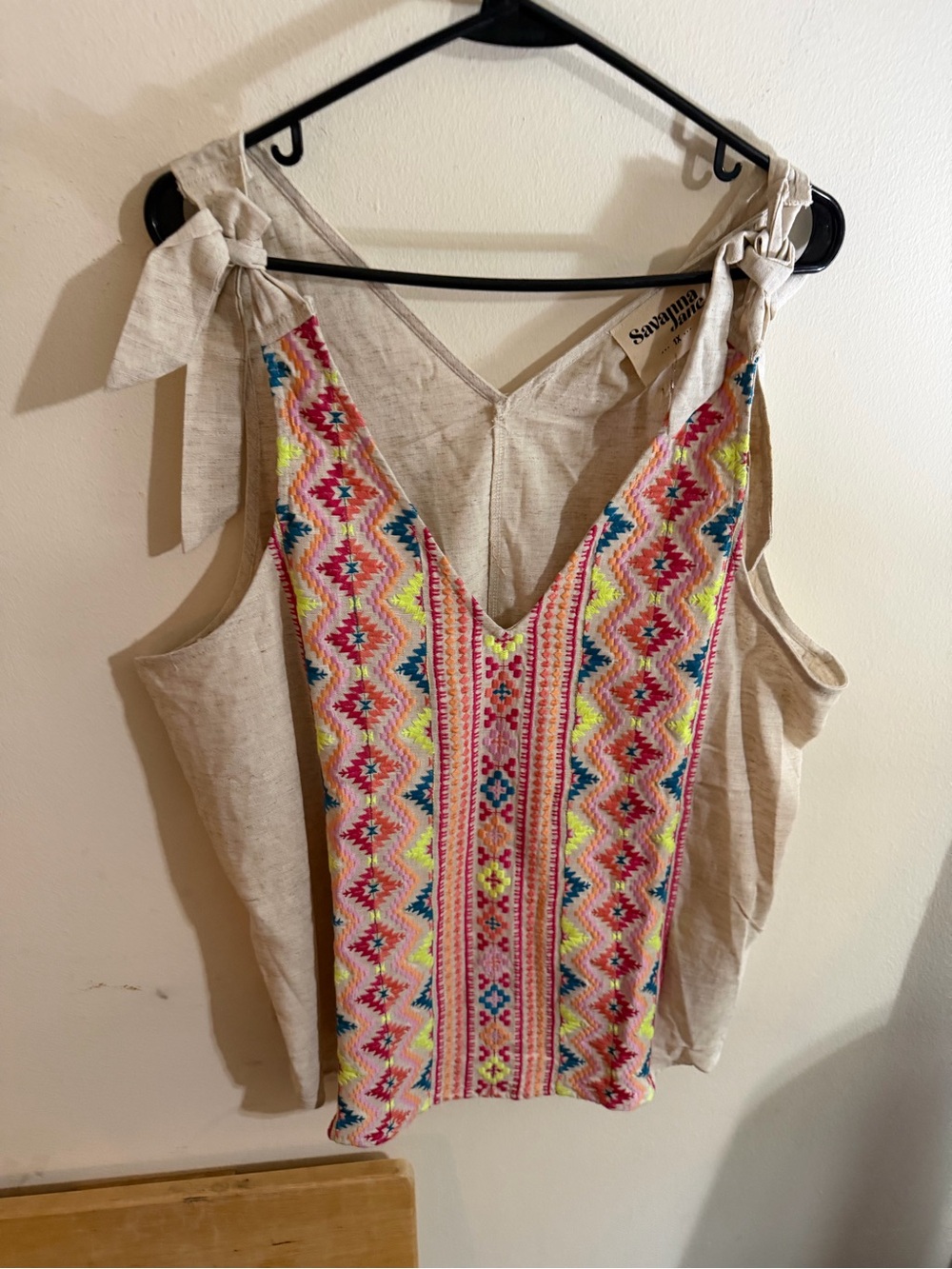 NWT Savanna Jane Size 1x NaturalLinen Tank Pink, Yellow & Blue Embroidered Front